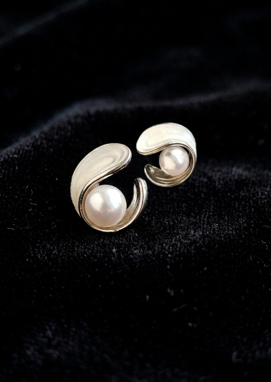 The 'Oyster' Pearl Swirl Studs