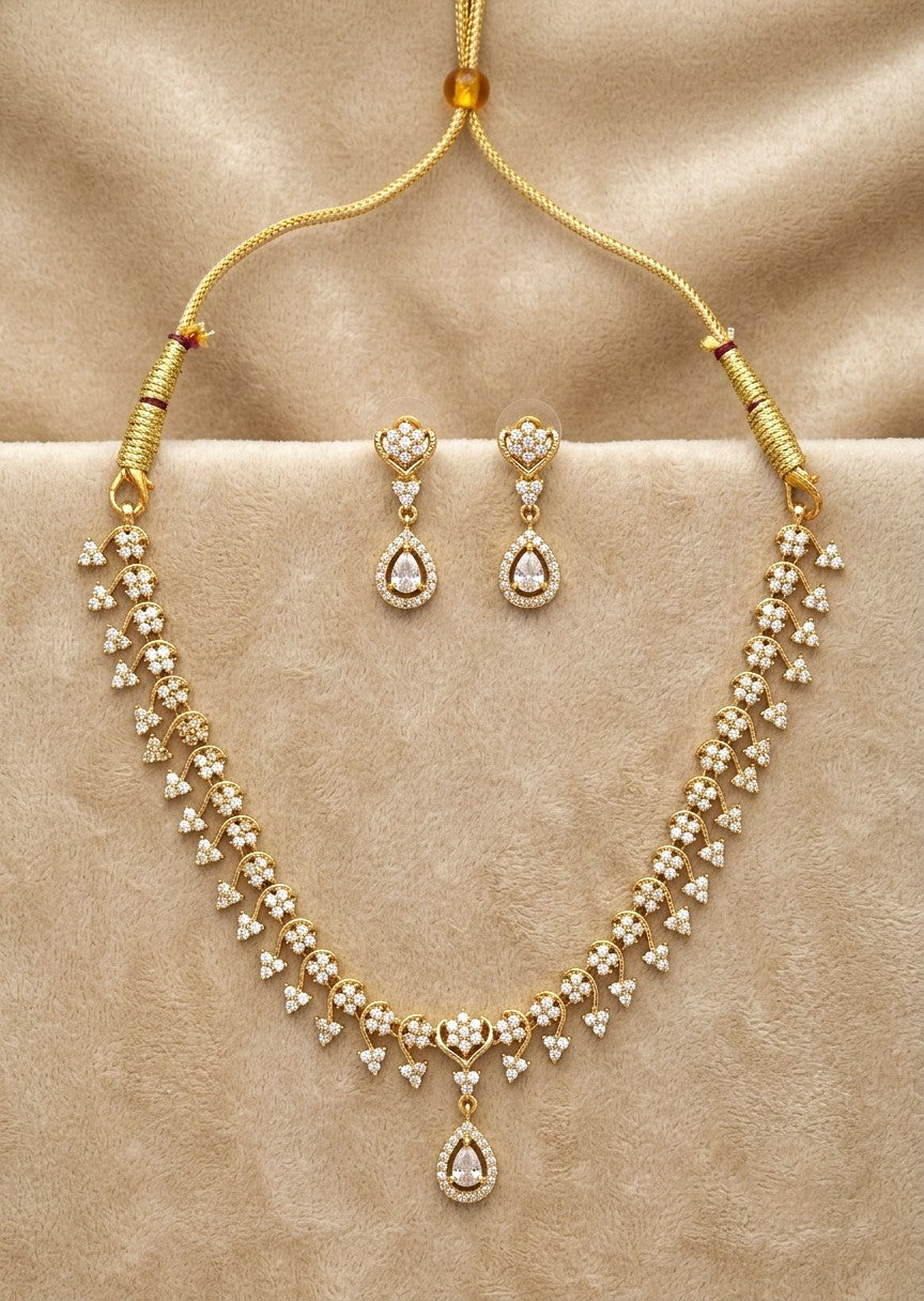 The ‘Tara’ Delicate Teardrop Vine Set